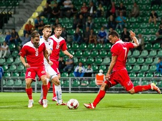 Gyömbér (druhý zľava).