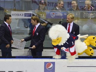 Sprava tréner Petri Matikainen, asistent trénera Vladimír Országh a tréner brankárov Pavol Rybár.