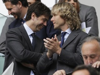 President Juventusu Andrea Agnelli (vľavo) a Pavel Nedvěd.
