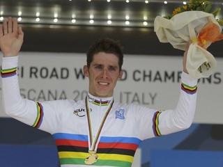 Vlaňajší titul z Florencie obhajuje Rui Costa.