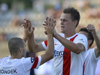 Tomášovi Malecovi (uprostred) sa v Trondheime darí.