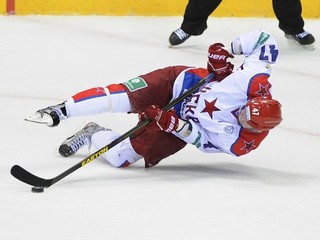 Radulov počas zápasu na ľade Slovana Bratislava.