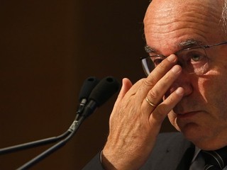 Šéf talianskeho futbalu pyká za rasizmus.
