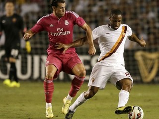 V súboji s Keitom (v bielom) futbalista Realu Gareth Bale.