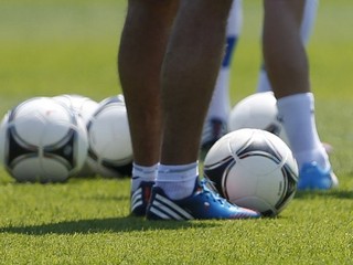 Futbalové zápasy končia aj divokými výsledkami.