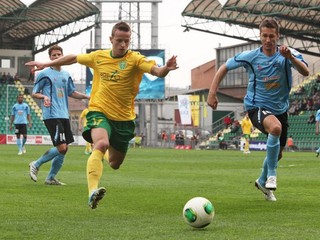 Róbert Pich ešte v drese Žiliny (vľavo)