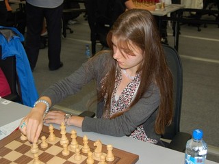Veronika Gažíková počas partie 4. kola na Svetovej šachovej olympiáde v nórskom Tromsö proti Iránu.
