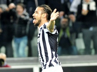 Osvaldo v drese Juventusu Turín.