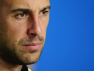 Pepe Reina prestupuje do Bayernu Mníchov.