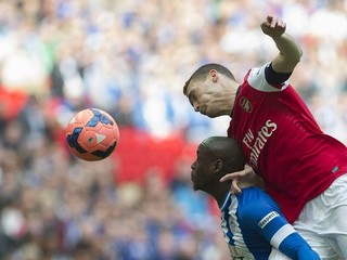 Thomas Vermaelen (vpravo).