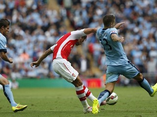 Olivier Giroud z Arsenalu takto dáva gól.