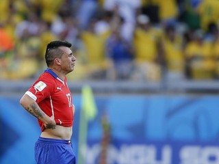 Gary Medel po vypadnutí v osemfinále MS s domácou Brazíliou.