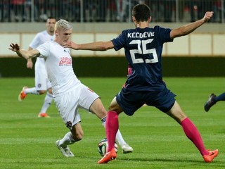 Ján Vlasko z Trnavy (vľavo) a Ivan Kecojevič z FC Zürich.