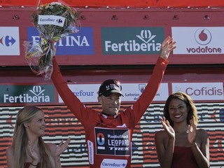 Horner sa stal vlani najstarším víťazom podujatia Grand Tour. V cieli Vuelty mal 41 rokov a 327 dní.
