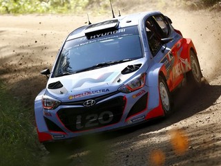Thierry Neuville a jeho Hyundai boli v Nemecku najrýchlejší.