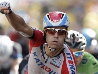 Takto sa Nór Alexander Kristoff tešil z výhry po jednej z etáp na Tour de France.