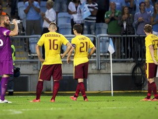 Sparťanom to posledné týždne nejde.