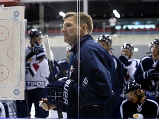 Tréner Rostislav Čada vytýkal hráčom v príprave individuálne chyby, slabé presilovky aj koncovku. To všetko by sa malo vo štvrtkovom úvodnom zápase so Záhrebom zmeniť.