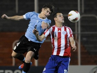 Guillermo Varela (vľavo) v drese uruguajskej reprezentácie do 20 rokov.