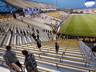 V Columbuse museli vyprázdniť štadión po zásahu blesku.