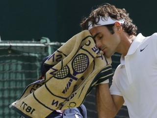 Federer vo štvrťfinálovom derby zdolal Wawrinku