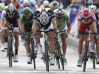 Peter Sagan (v zelenom) sa opäť držal zadného kolesa Marcela Kittela.