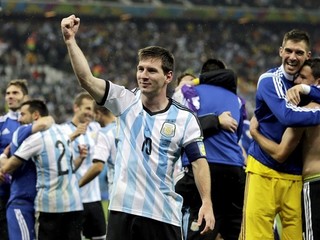 Lionel Messi sa teší po postupe do finále MS.