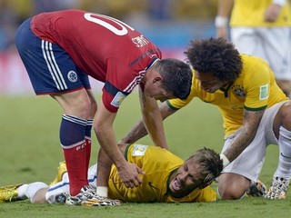 Neymar tesne po Zúňigovom zákroku.