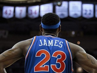 LeBron James sa vracia do klubu, v ktorom začínal v NBA.