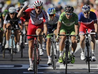 Alexander Kristoff sa teší z etapového víťazstva.