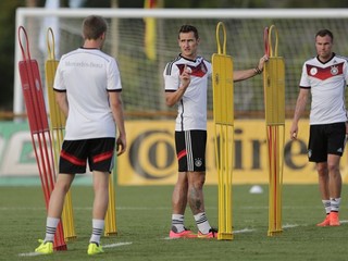 Matthias Ginter (vľavo).