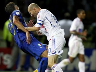 Rozlúčková Zidanova hlavička.