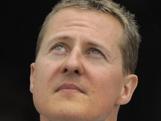 Stav Michaela Schumachera sa veľmi pomaly zlepšuje.