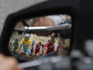 Peter Sagan (v zelenom) na štarte 15. etapy.