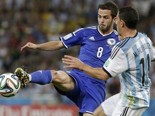 Miralem Pjanič (vľavo) na MS v drese Bosny a Hercegoviny.
