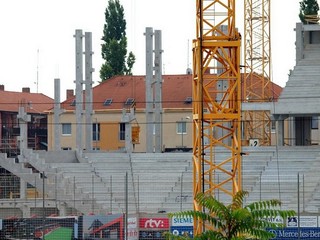 Práce na trnavskom štadióne pokračujú.