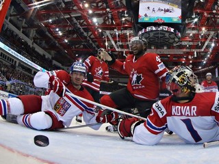 Jakub Kovář odišiel z českej bránky po štvrtom góle, ktorý padol v presilovke po faule jeho brata Jana.