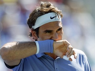 Federer nevyužil mečbal pri podaní, v Ríme vypadol so Chardym