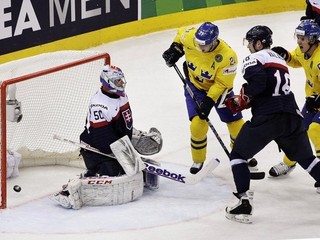 Slovenský brankár Ján Laco zápas so Švédskom nedochytal.