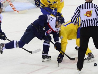 Uprostred Ladislav Nagy a vpravo Johan Fransson (Švédsko), vľavo Richard Pánik.