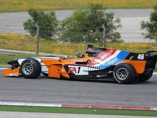 Richard Gonda skončil v španielskej Navarre tretí, celkove je po štyroch pretekoch FA1 na 6. mieste.