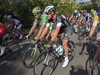 Talian Matteo Trentin (v tmavom) a Peter Sagan počas 8. etapy Amgen Tour v Kalifornii.