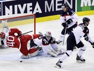 Ján Laco v úvode zápasu takto zabránil Jesperovi Jensenovi skórovať vo výbornej šanci po našej chybe v obrane.