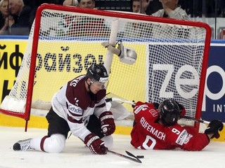 Thomas Rüfenacht skončil proti Lotyšom v prázdnej bránke.