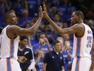 Basketbalisti Oklahomy získali prvýkrát San Antonio.