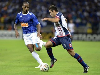 Angel Correa (vpravo).