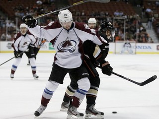 Mark Olver (vľavo).