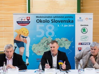 Zľava športový riaditeľ pretekov Ľudovít Lučanič, generálny riaditeľ pretekov Peter Privara a zostavovateľ trate Stanislav Holec.