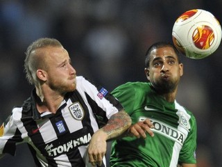 Miroslav Stoch (vľavo) počas hosťovania v PAOK Solún.