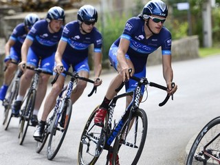 Okolo Slovenska. Na snímke lotyšské družstvo Rietumu – Delfin.